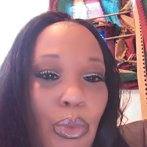 Meet your Posher, Gloria